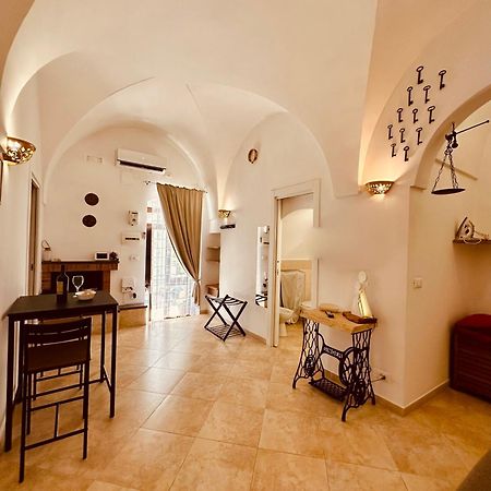 Casa Cassiopea Ceglie Messapica Apartment Exterior photo